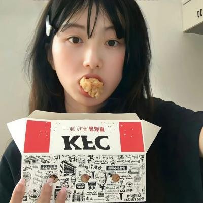 为了受伤的右眼